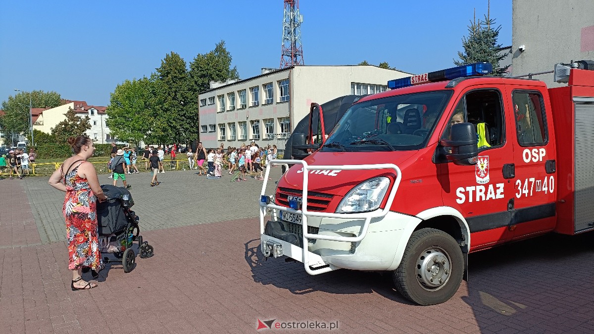 Piknik ekologiczny w “jedynce”. Dzieci uczyły się o ochronie środowiska [13.09.2023] - zdjęcie #4 - eOstroleka.pl