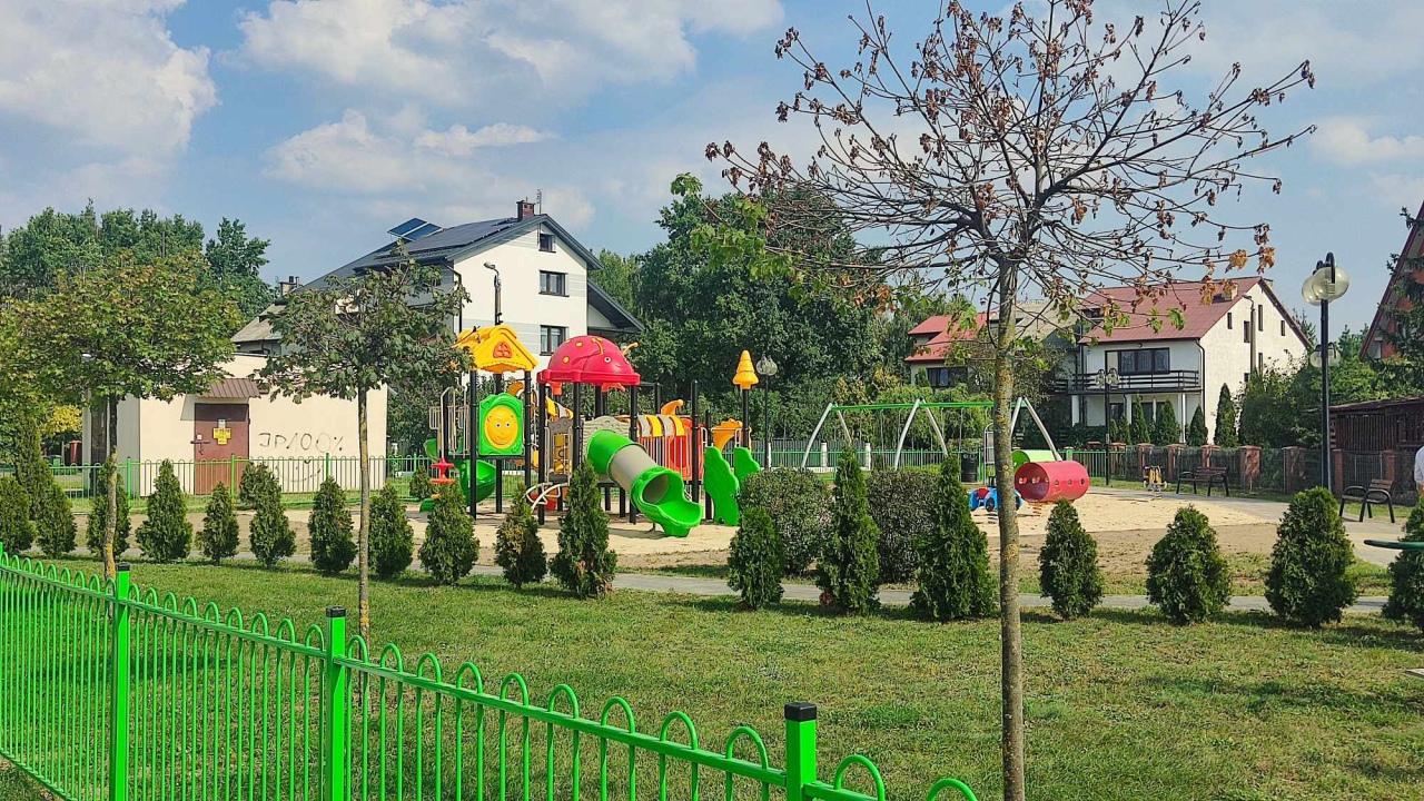 Na “Kwiatowym” powstał pierwszy w Ostrołęce tematyczny plac zabaw [14.09.2023] - zdjęcie #29 - eOstroleka.pl