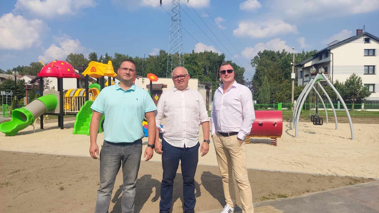Na “Kwiatowym” powstał pierwszy w Ostrołęce tematyczny plac zabaw [14.09.2023] - zdjęcie #21 - eOstroleka.pl
