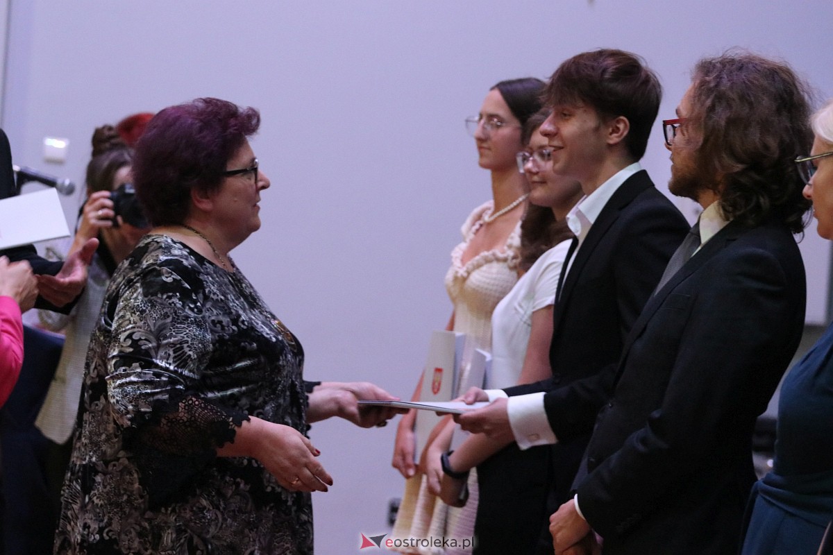 Samorządowa Gala Uczniowska 2023 [14.09.2023] - zdjęcie #83 - eOstroleka.pl