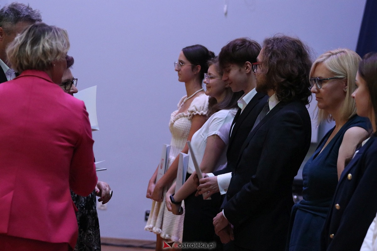Samorządowa Gala Uczniowska 2023 [14.09.2023] - zdjęcie #80 - eOstroleka.pl
