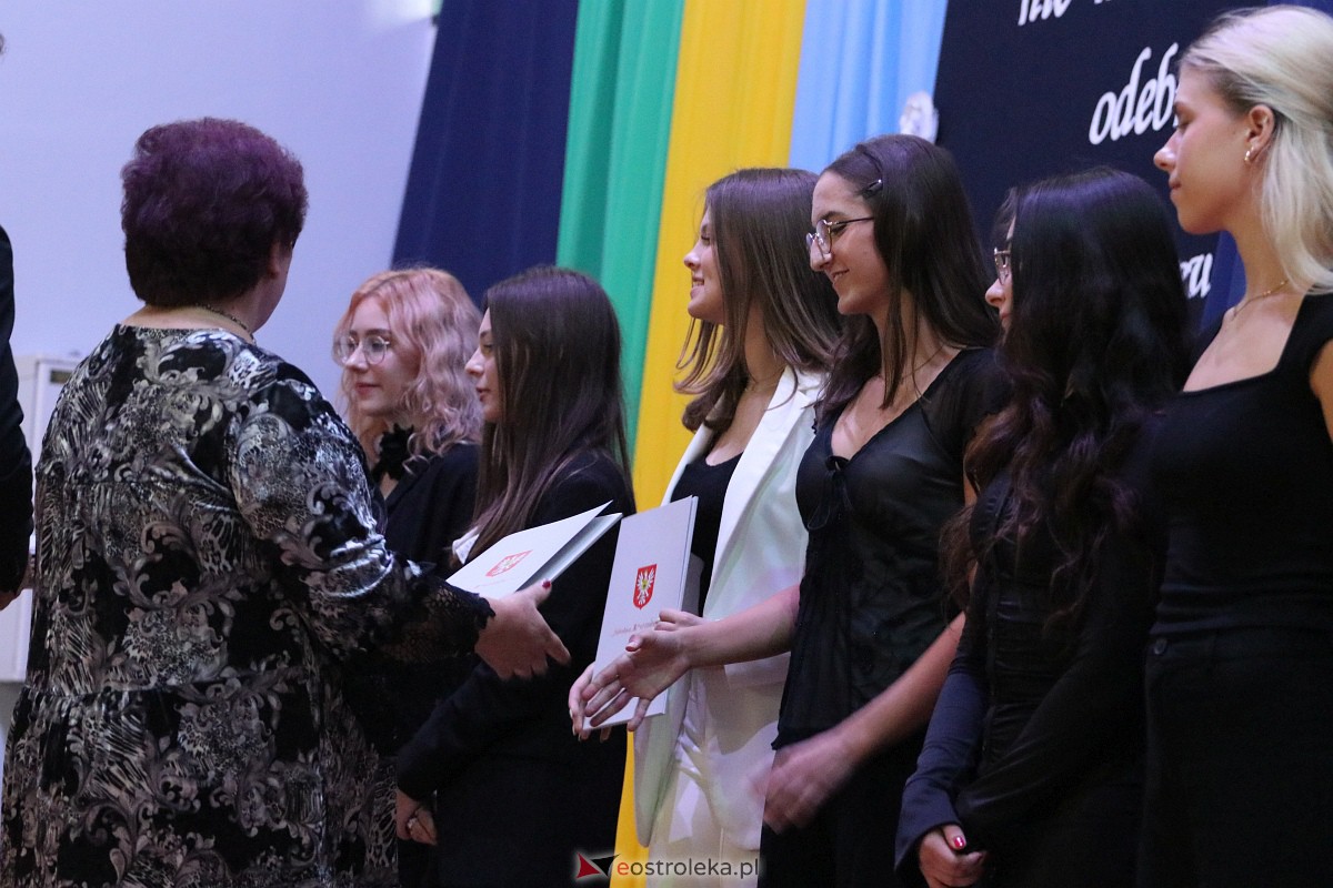 Samorządowa Gala Uczniowska 2023 [14.09.2023] - zdjęcie #45 - eOstroleka.pl