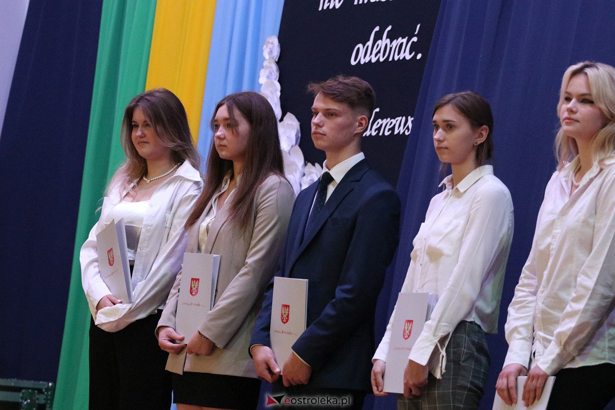 Samorządowa Gala Uczniowska 2023 [14.09.2023] - zdjęcie #1 - eOstroleka.pl