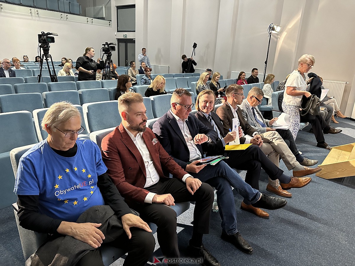 Konferencja w Kadzidle: Fundusze europejskie szansą dla subregionu ostrołęckiego [15.09.2023] - zdjęcie #31 - eOstroleka.pl