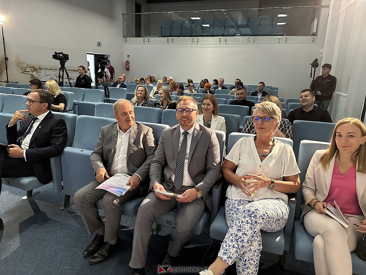 Konferencja w Kadzidle: Fundusze europejskie szansą dla subregionu ostrołęckiego [15.09.2023] - zdjęcie #30 - eOstroleka.pl