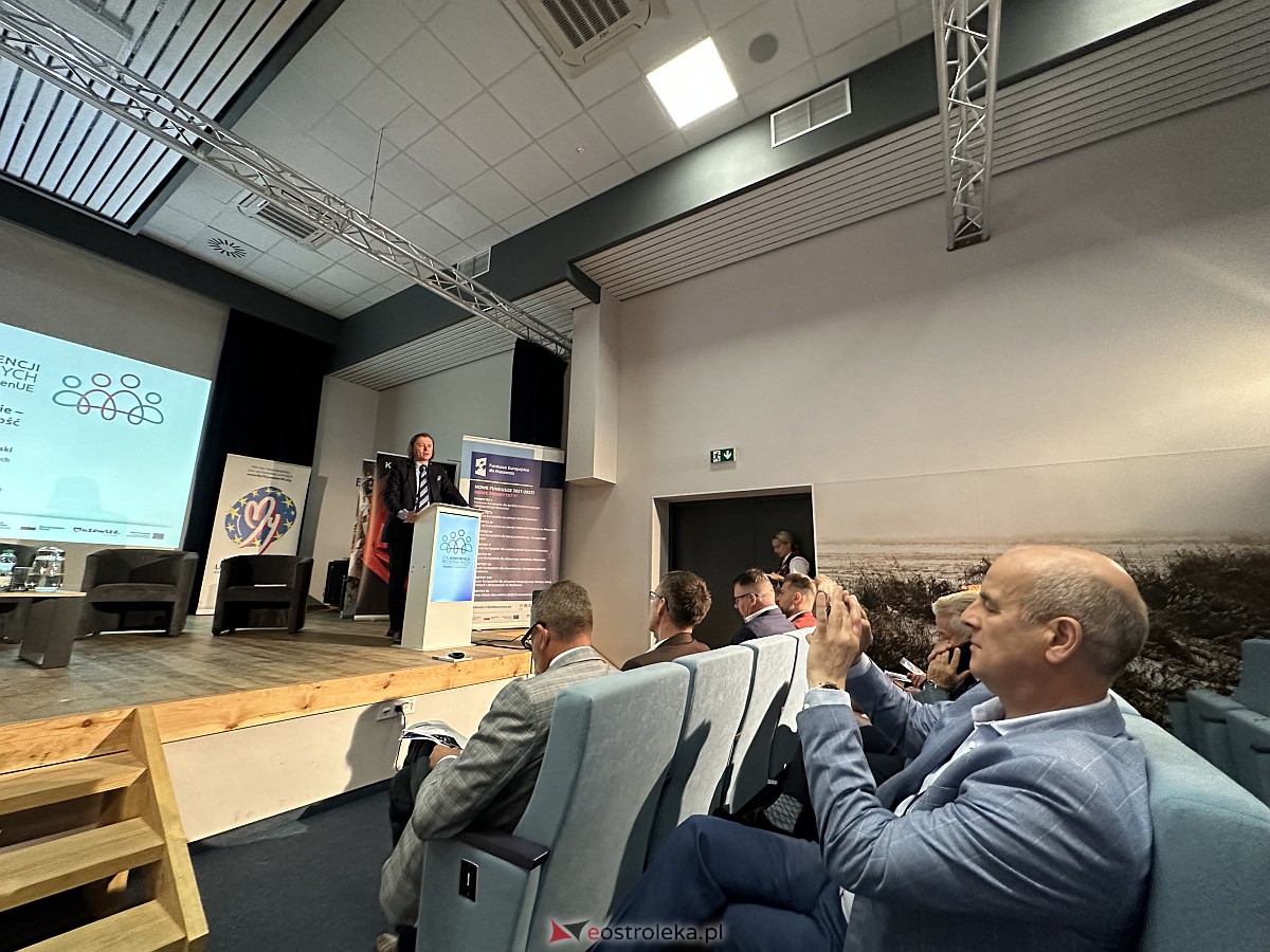 Konferencja w Kadzidle: Fundusze europejskie szansą dla subregionu ostrołęckiego [15.09.2023] - zdjęcie #13 - eOstroleka.pl
