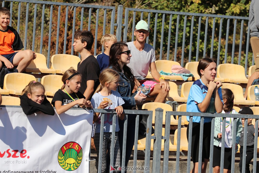 XXIV BIEGI PRZEŁAJOWE O PUCHAR MARSZAŁKA WOJEWÓDZTWA MAZOWIECKIEGO I WÓJTA GMINY LELIS [16.09.2023] - zdjęcie #73 - eOstroleka.pl
