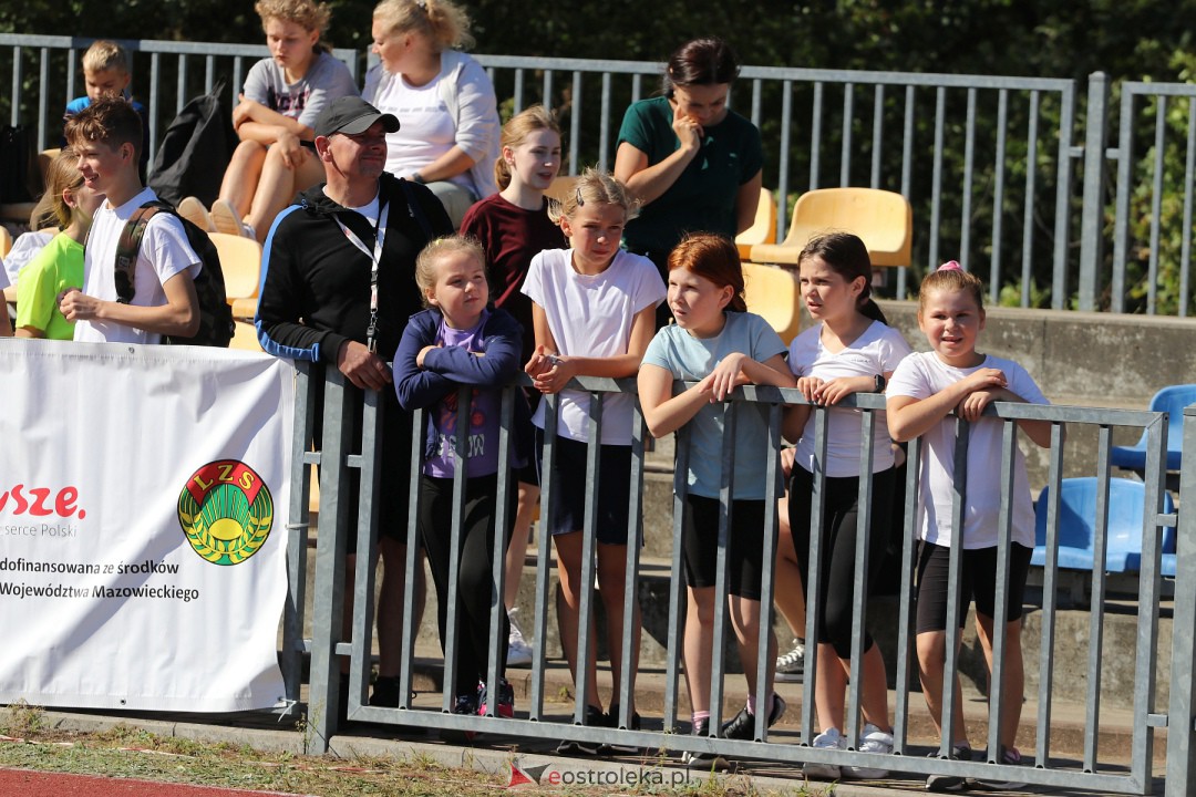 XXIV BIEGI PRZEŁAJOWE O PUCHAR MARSZAŁKA WOJEWÓDZTWA MAZOWIECKIEGO I WÓJTA GMINY LELIS [16.09.2023] - zdjęcie #55 - eOstroleka.pl