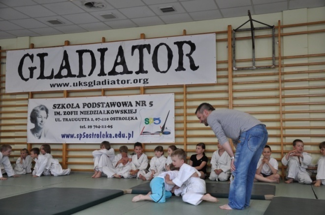 Najmłodsi Gladiatorzy walczyli o medale - zdjęcie #12 - eOstroleka.pl