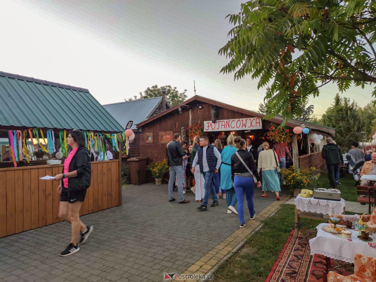 Potańcówka w stylu PRL w Dzbeninie [16.09.2023] - zdjęcie #26 - eOstroleka.pl