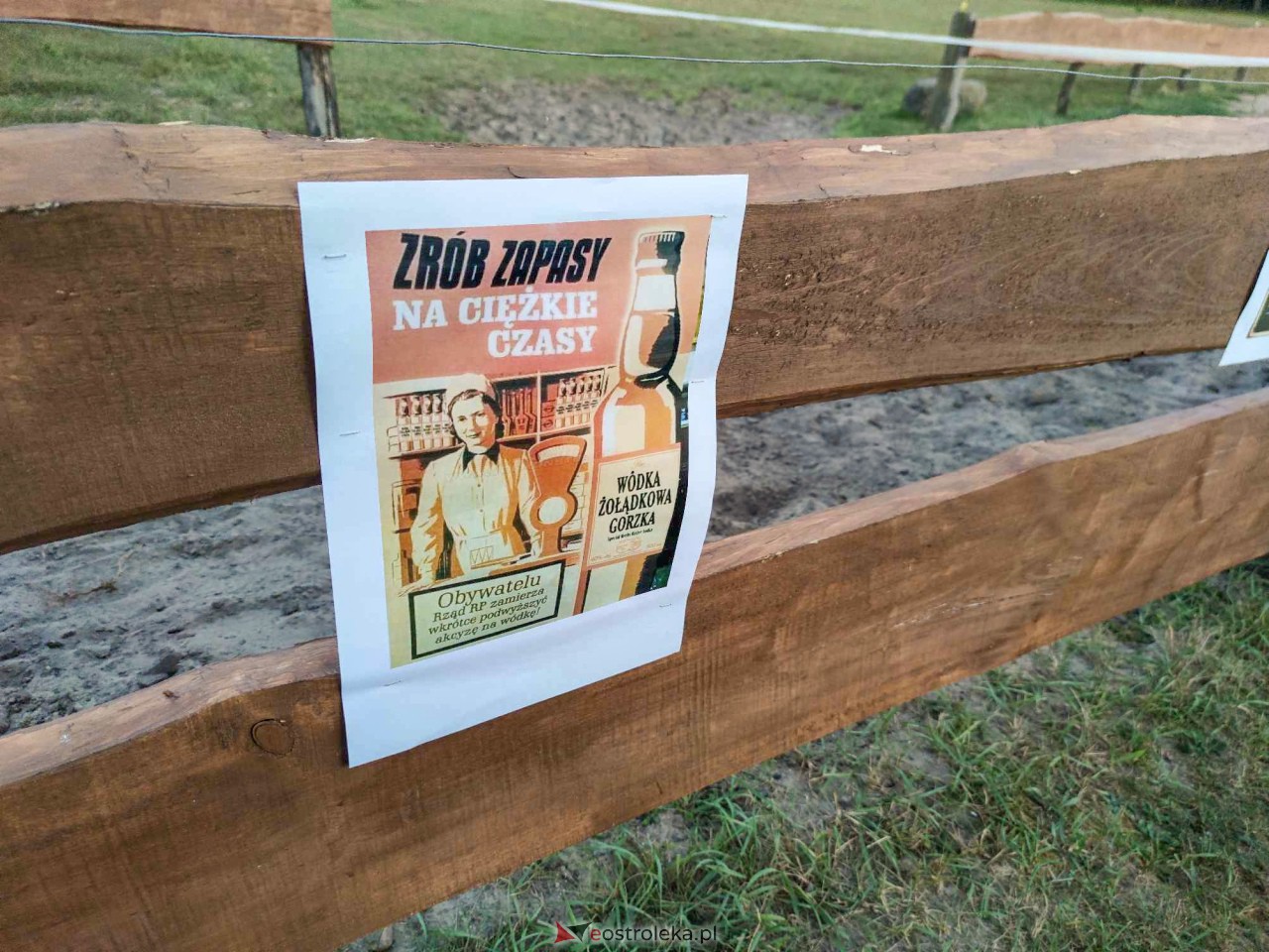 Potańcówka w stylu PRL w Dzbeninie [16.09.2023] - zdjęcie #24 - eOstroleka.pl