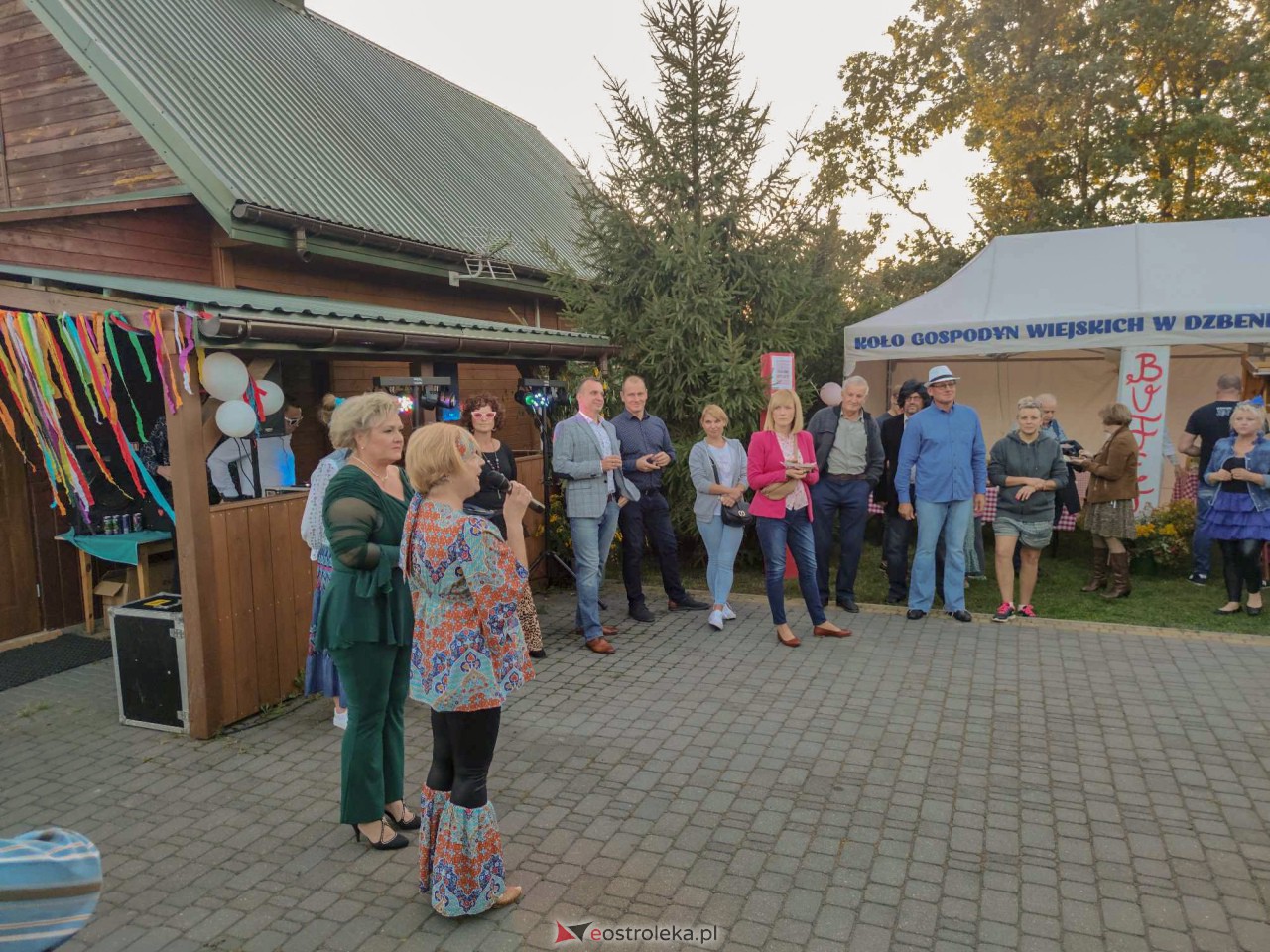 Potańcówka w stylu PRL w Dzbeninie [16.09.2023] - zdjęcie #22 - eOstroleka.pl