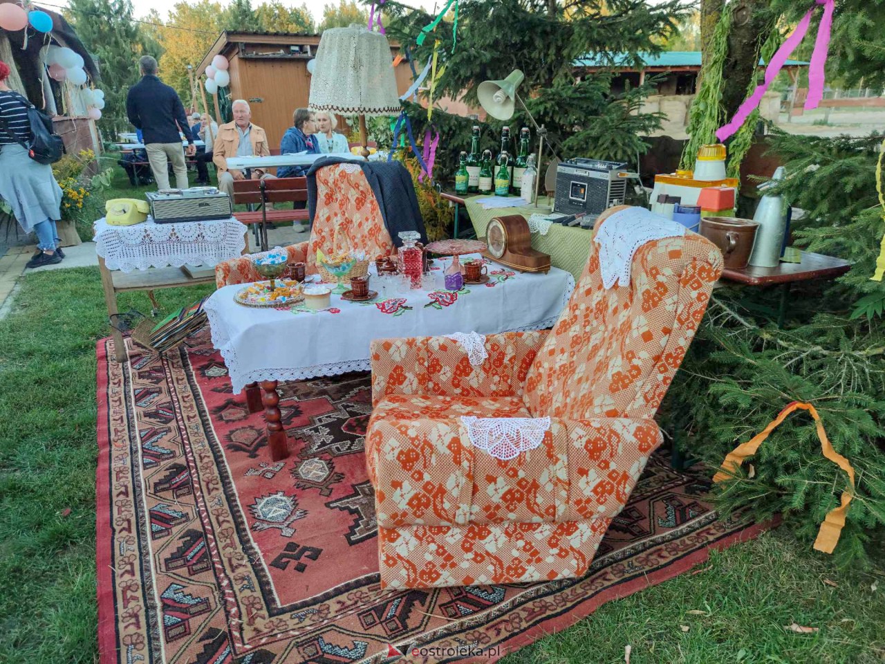 Potańcówka w stylu PRL w Dzbeninie [16.09.2023] - zdjęcie #13 - eOstroleka.pl