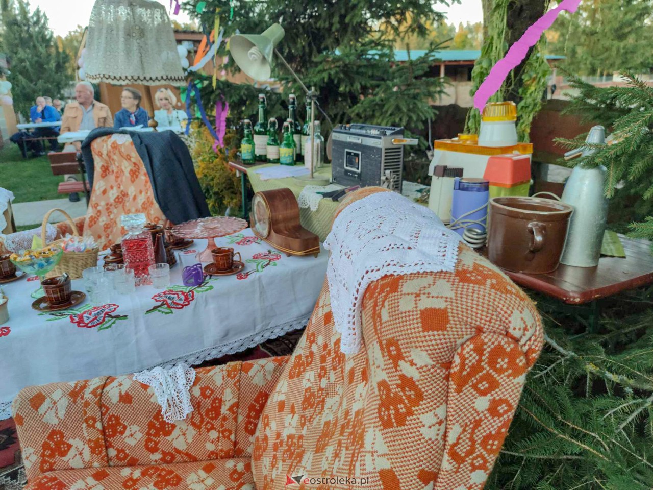 Potańcówka w stylu PRL w Dzbeninie [16.09.2023] - zdjęcie #12 - eOstroleka.pl