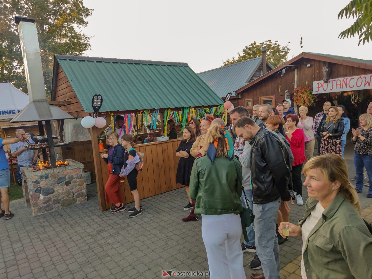Potańcówka w stylu PRL w Dzbeninie [16.09.2023] - zdjęcie #5 - eOstroleka.pl