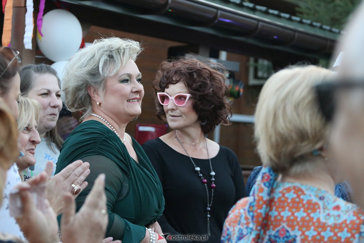 Potańcówka w stylu PRL w Dzbeninie [16.09.2023] - zdjęcie #42 - eOstroleka.pl