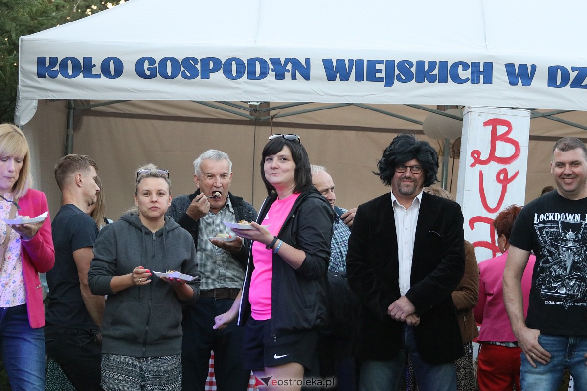 Potańcówka w stylu PRL w Dzbeninie [16.09.2023] - zdjęcie #41 - eOstroleka.pl