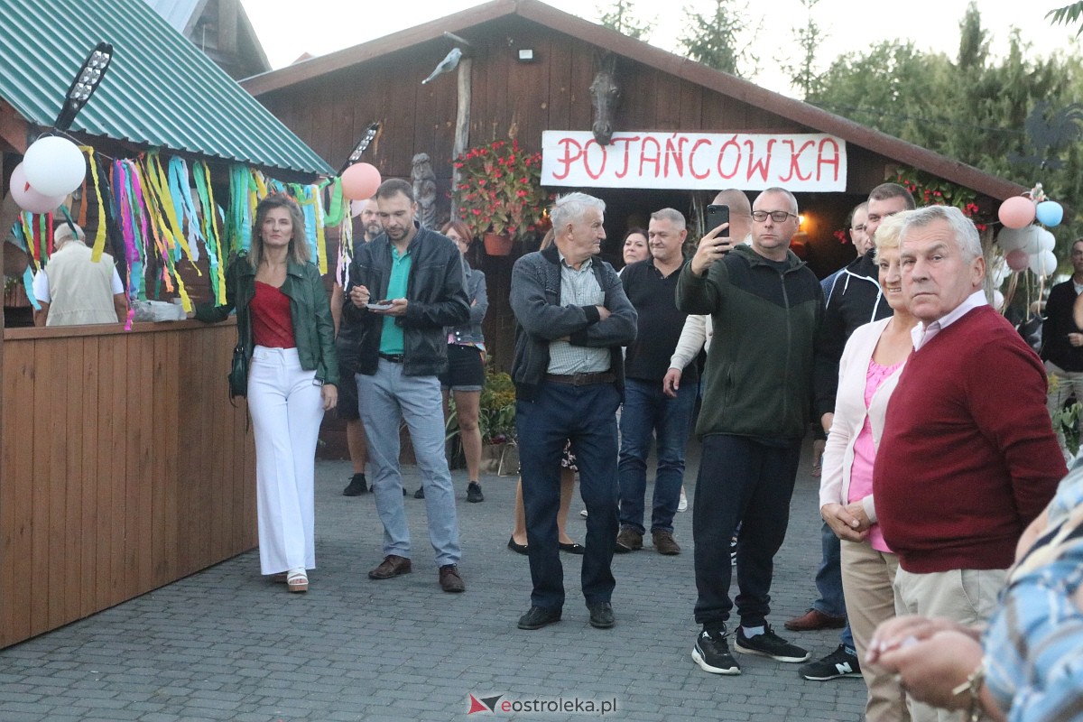 Potańcówka w stylu PRL w Dzbeninie [16.09.2023] - zdjęcie #31 - eOstroleka.pl