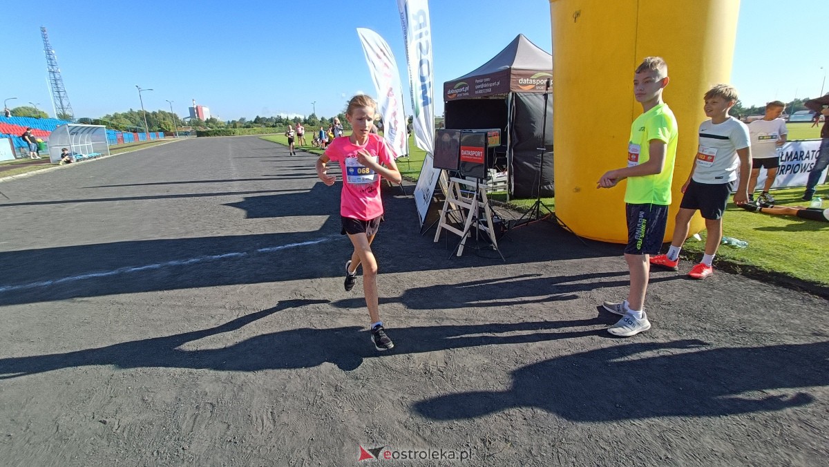 Półmaraton Kurpiowski 2023 - bieg dzieci i młodzieży [17.09.2023] - zdjęcie #128 - eOstroleka.pl