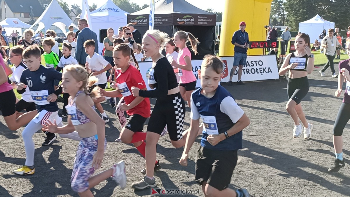 Półmaraton Kurpiowski 2023 - bieg dzieci i młodzieży [17.09.2023] - zdjęcie #88 - eOstroleka.pl