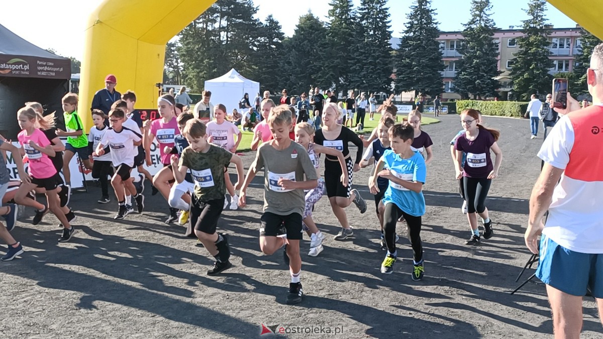 Półmaraton Kurpiowski 2023 - bieg dzieci i młodzieży [17.09.2023] - zdjęcie #86 - eOstroleka.pl