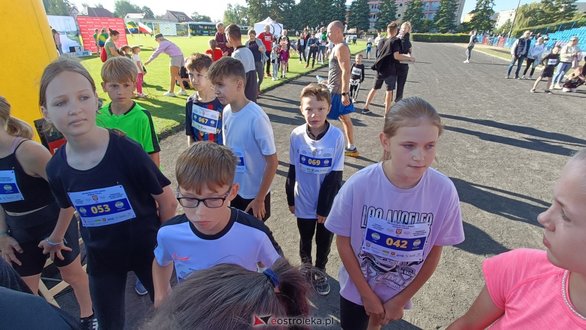 Półmaraton Kurpiowski 2023 - bieg dzieci i młodzieży [17.09.2023] - zdjęcie #81 - eOstroleka.pl