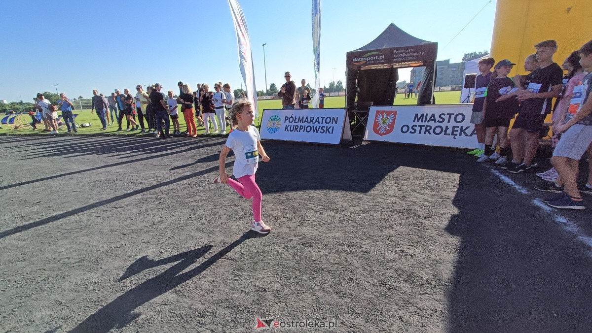 Półmaraton Kurpiowski 2023 - bieg dzieci i młodzieży [17.09.2023] - zdjęcie #76 - eOstroleka.pl