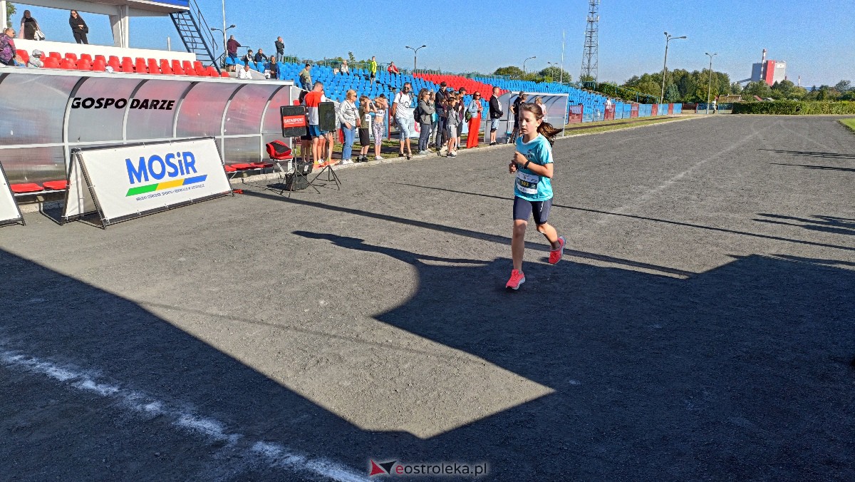 Półmaraton Kurpiowski 2023 - bieg dzieci i młodzieży [17.09.2023] - zdjęcie #65 - eOstroleka.pl