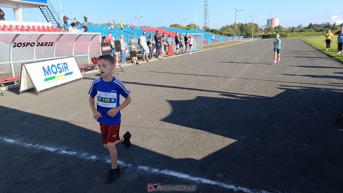 Półmaraton Kurpiowski 2023 - bieg dzieci i młodzieży [17.09.2023] - zdjęcie #64 - eOstroleka.pl