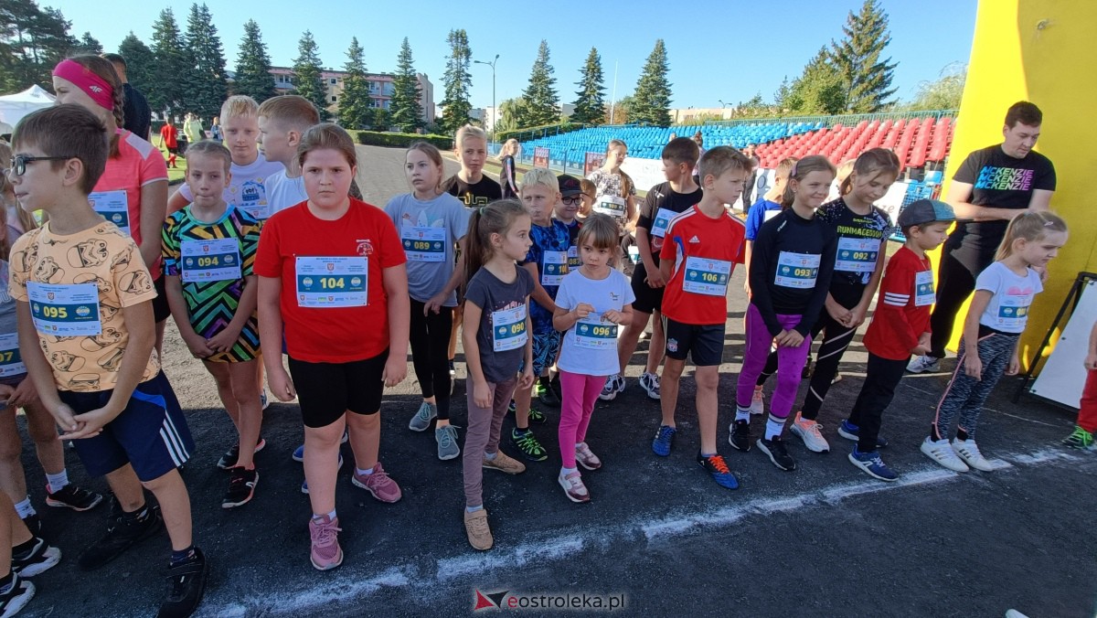 Półmaraton Kurpiowski 2023 - bieg dzieci i młodzieży [17.09.2023] - zdjęcie #14 - eOstroleka.pl