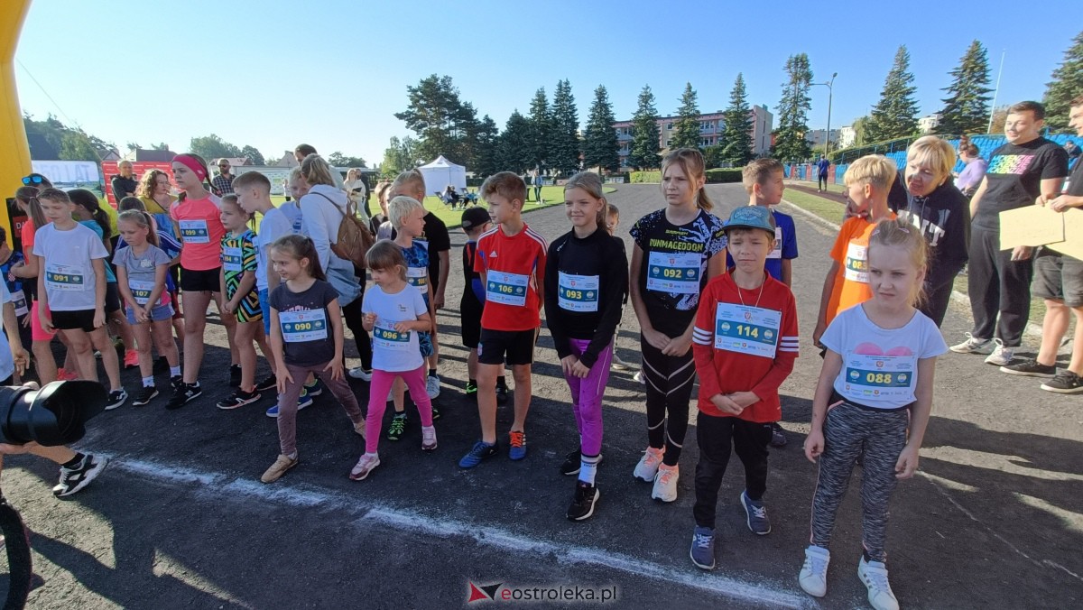 Półmaraton Kurpiowski 2023 - bieg dzieci i młodzieży [17.09.2023] - zdjęcie #9 - eOstroleka.pl