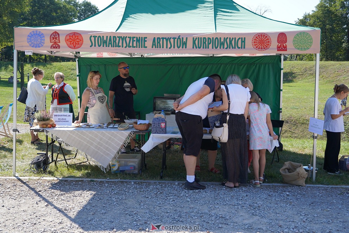 Rodzinny piknik edukacyjny „Z małą walizką w dawny świat. 6 x Ostrołęka” [17.09.2023] - zdjęcie #28 - eOstroleka.pl