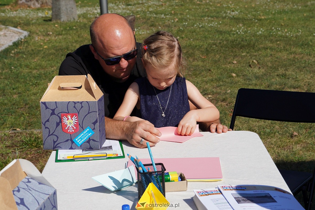 Rodzinny piknik edukacyjny „Z małą walizką w dawny świat. 6 x Ostrołęka” [17.09.2023] - zdjęcie #24 - eOstroleka.pl
