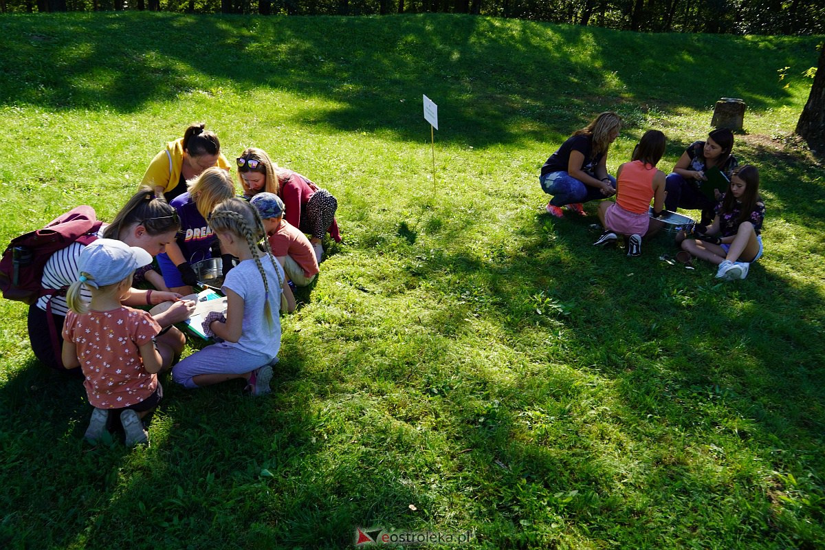 Rodzinny piknik edukacyjny „Z małą walizką w dawny świat. 6 x Ostrołęka” [17.09.2023] - zdjęcie #6 - eOstroleka.pl