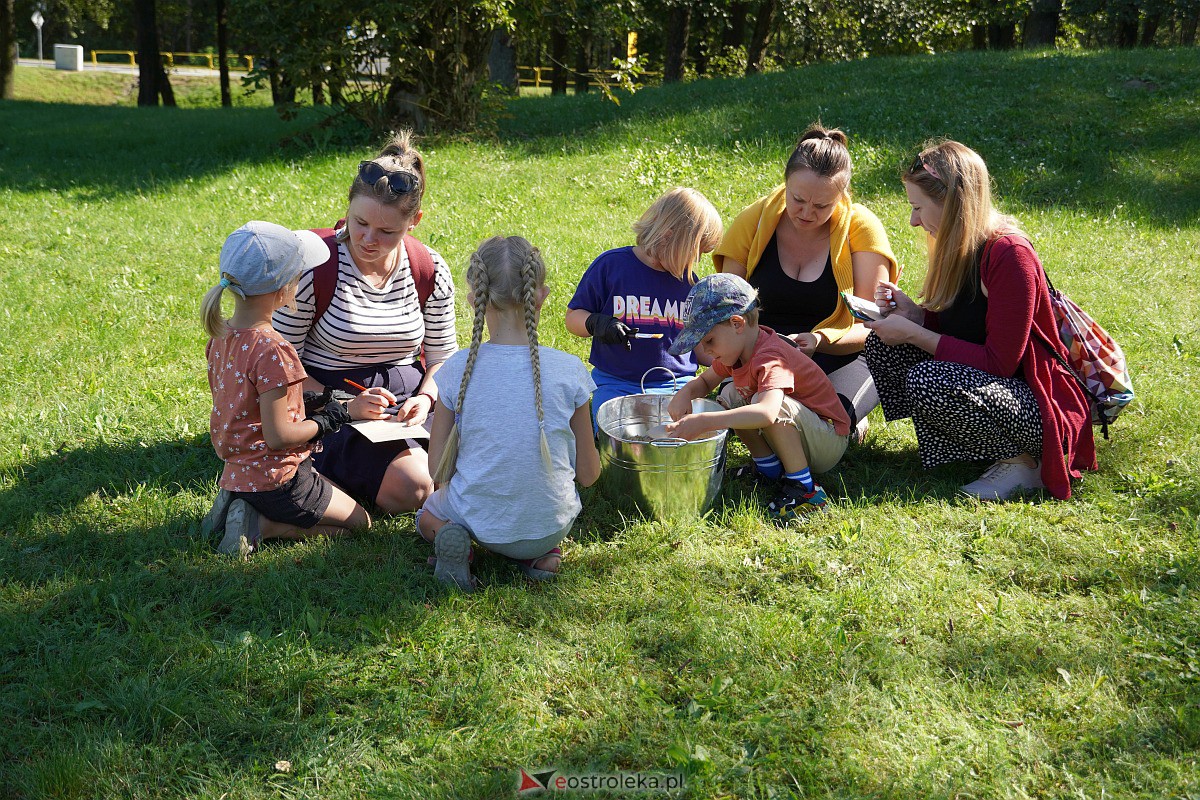 Rodzinny piknik edukacyjny „Z małą walizką w dawny świat. 6 x Ostrołęka” [17.09.2023] - zdjęcie #4 - eOstroleka.pl