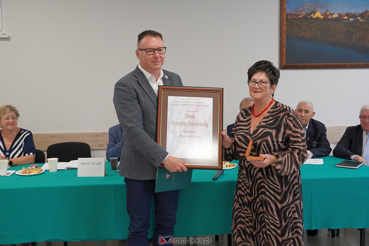 Walne zebranie PZERiI Oddział Rejonowy w Ostrołęce. Medal Pro Masovia dla przewodniczącej Krystyny Sokołowskiej [19.09.2023] - zdjęcie #11 - eOstroleka.pl