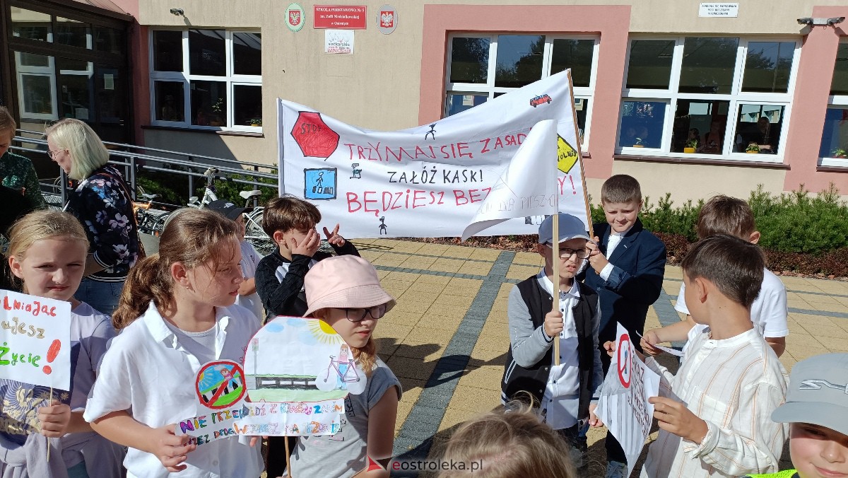 Uliczna manifestacja uczniów ze Szkoły Podstawowej nr 5 w Ostrołęce [20.09.2023] - zdjęcie #11 - eOstroleka.pl