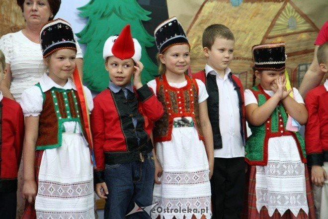 Dzień Mamy i Taty w Przedszkolu nr 1 w Ostrołęce  - zdjęcie #25 - eOstroleka.pl