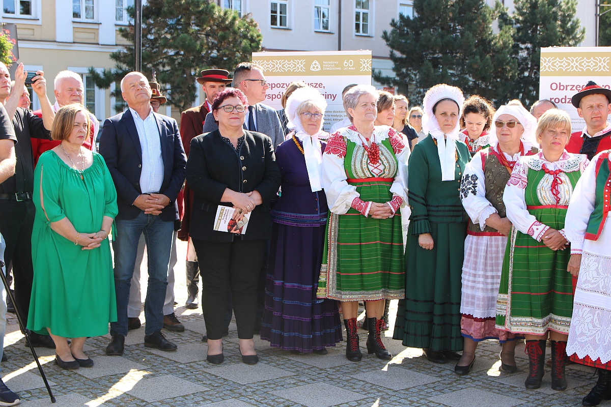 wernisaż wystawy Muzeum Kultury Kurpiowskiej - zdjęcie #122 - eOstroleka.pl
