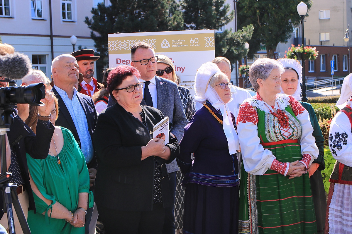 wernisaż wystawy Muzeum Kultury Kurpiowskiej - zdjęcie #102 - eOstroleka.pl