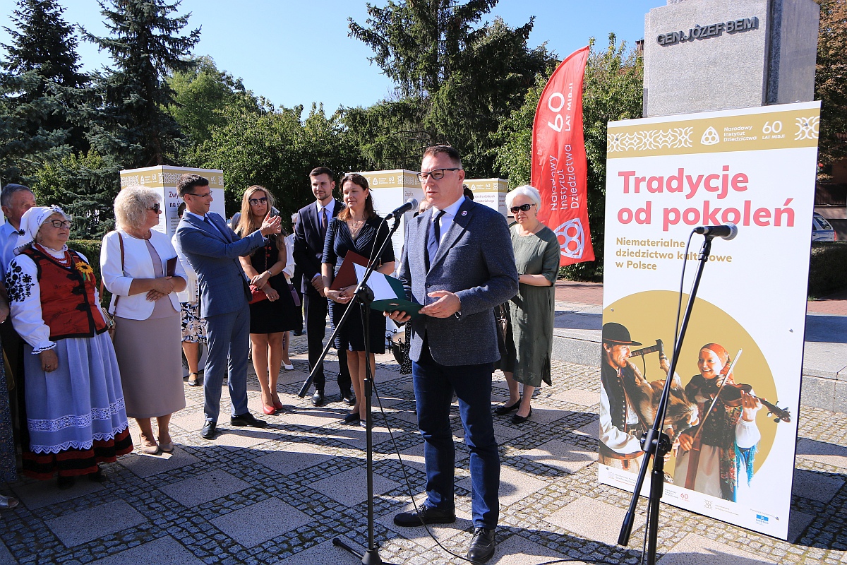 wernisaż wystawy Muzeum Kultury Kurpiowskiej - zdjęcie #95 - eOstroleka.pl