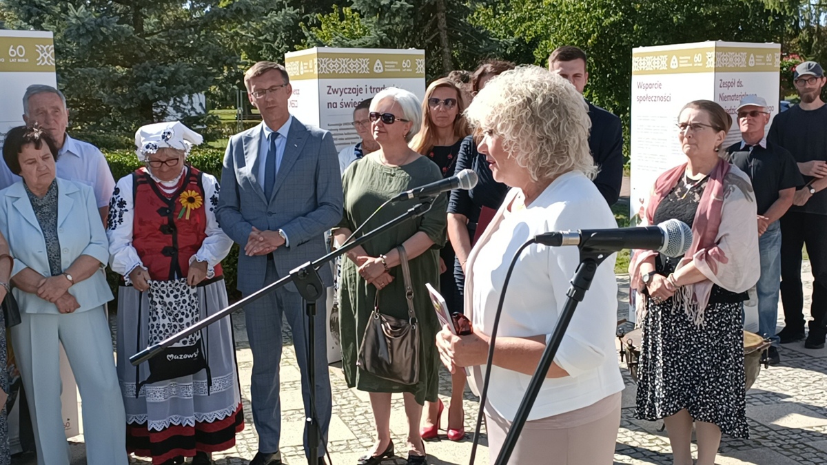 wernisaż wystawy Muzeum Kultury Kurpiowskiej - zdjęcie #32 - eOstroleka.pl