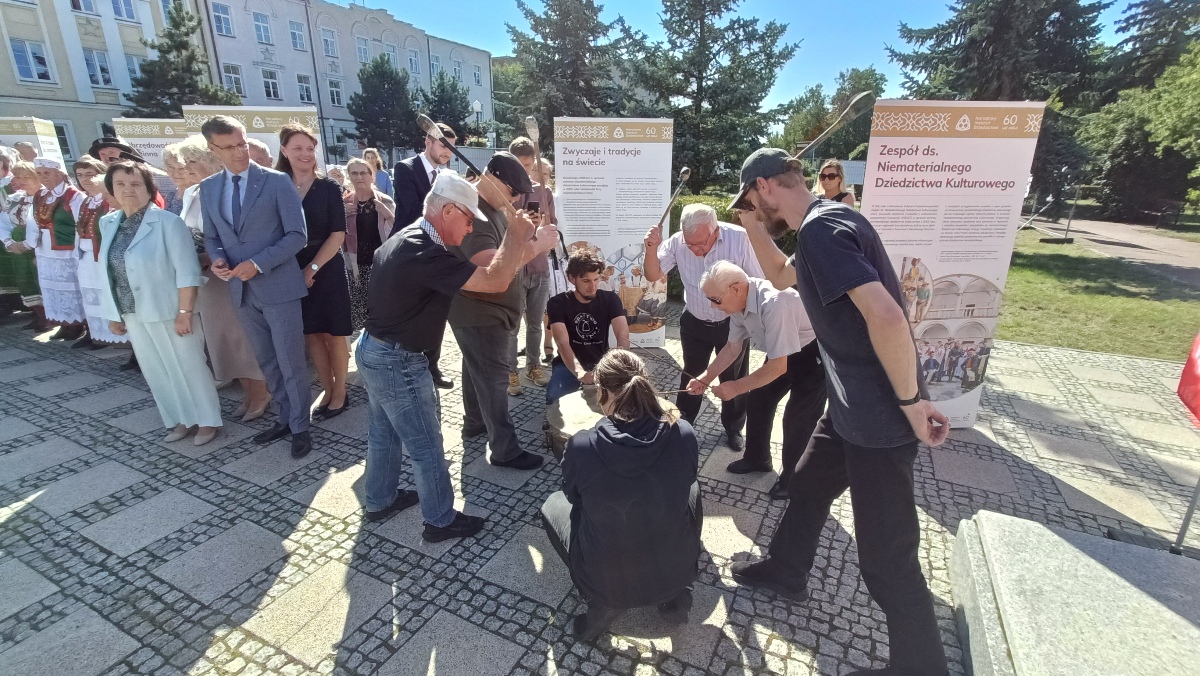 wernisaż wystawy Muzeum Kultury Kurpiowskiej - zdjęcie #20 - eOstroleka.pl