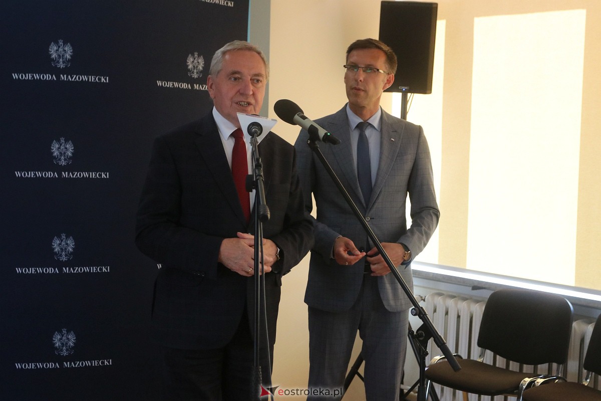 Podpisanie umowy na autobusy [22.09.2023] - zdjęcie #13 - eOstroleka.pl