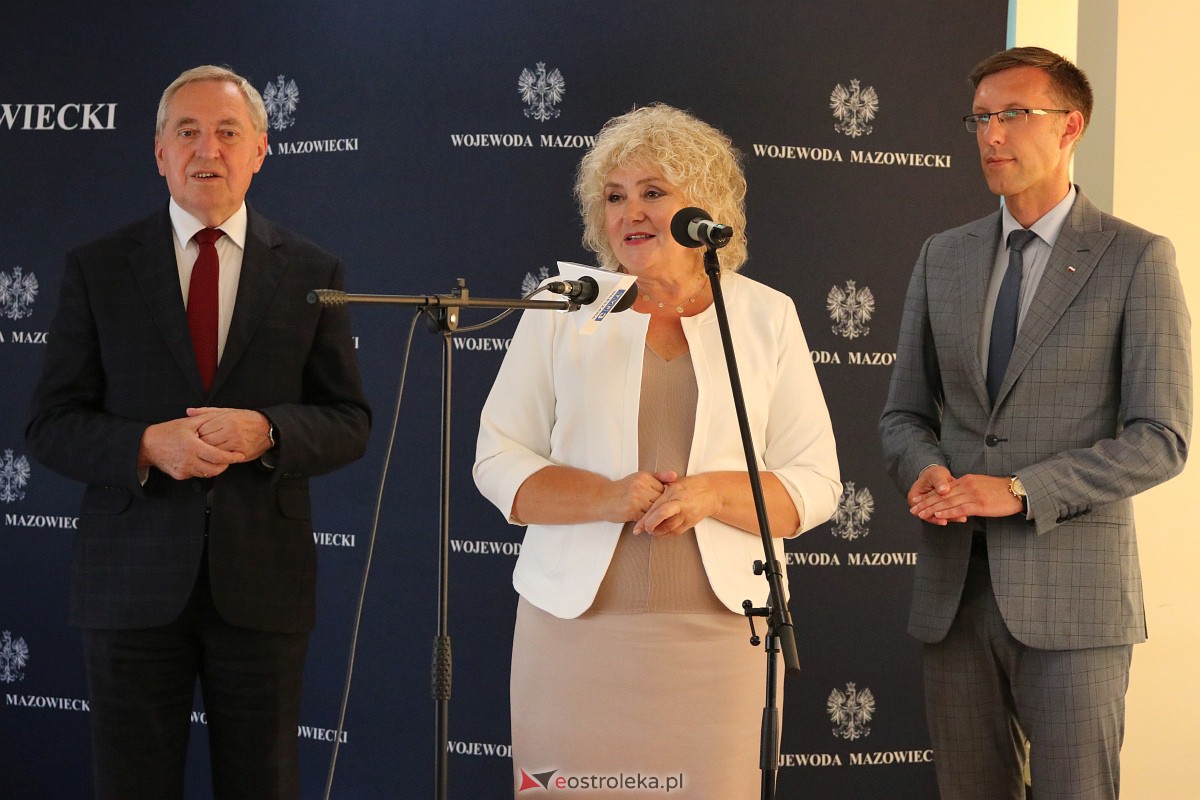 Podpisanie umowy na autobusy [22.09.2023] - zdjęcie #7 - eOstroleka.pl