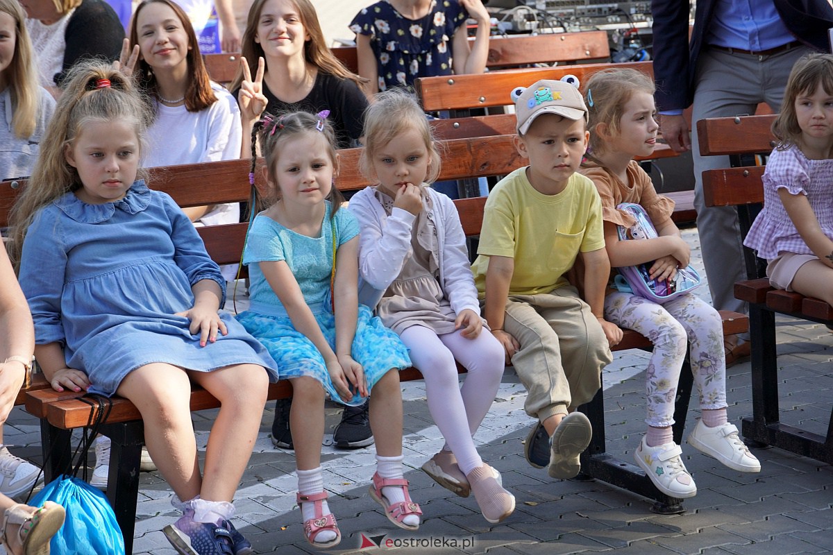 Piknik Czytelniczy. Otwarcie filii MBP Stacja Biblioteka [22.09.2023] - zdjęcie #96 - eOstroleka.pl