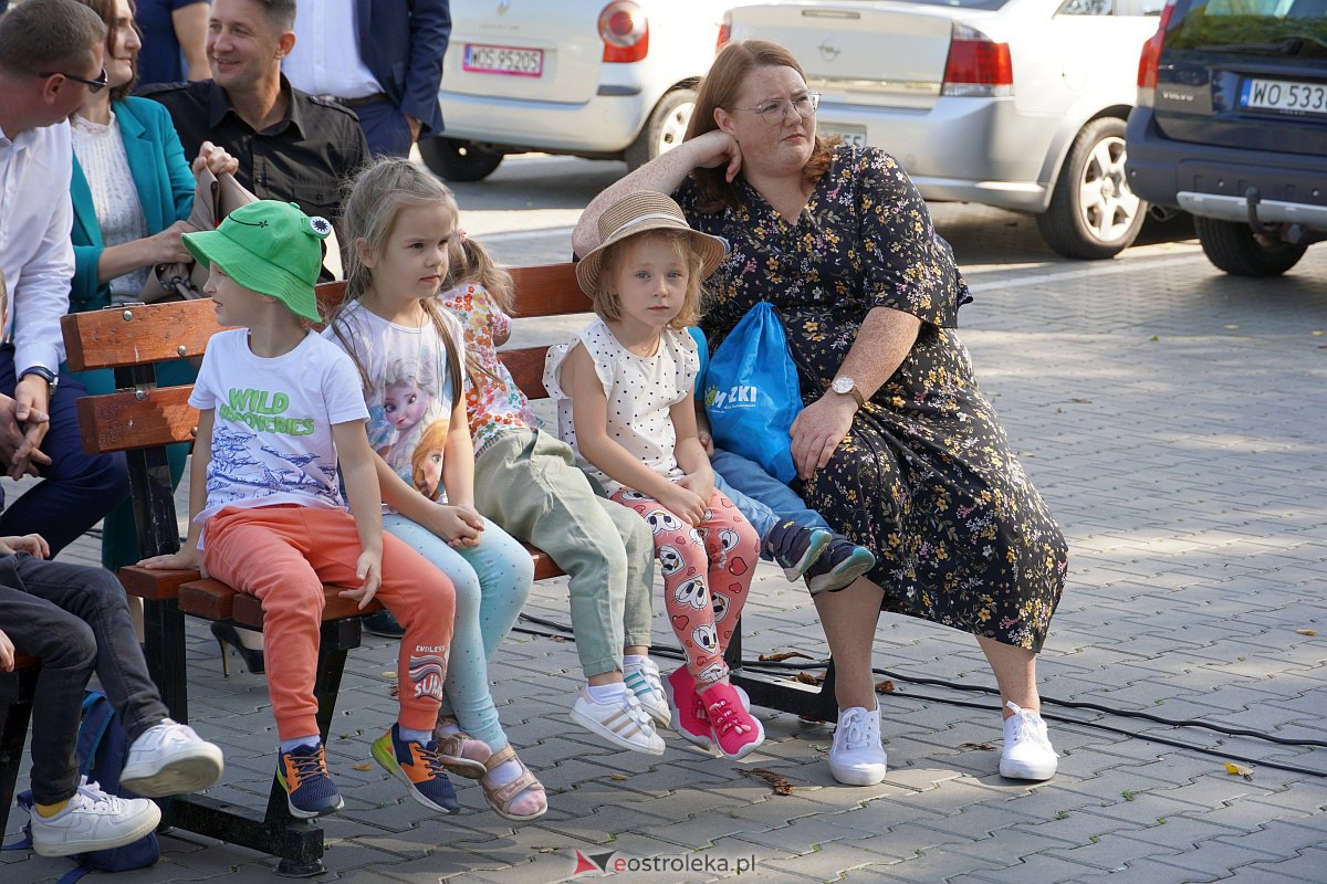 Piknik Czytelniczy. Otwarcie filii MBP Stacja Biblioteka [22.09.2023] - zdjęcie #93 - eOstroleka.pl