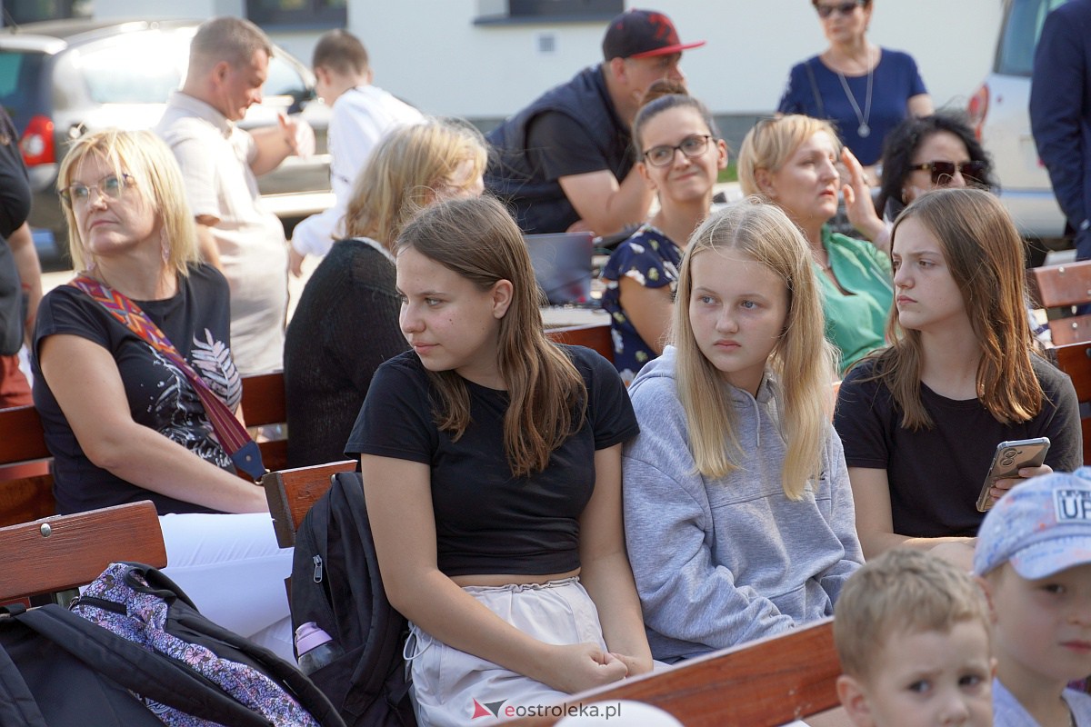 Piknik Czytelniczy. Otwarcie filii MBP Stacja Biblioteka [22.09.2023] - zdjęcie #86 - eOstroleka.pl