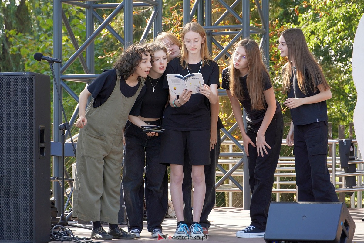 Piknik Czytelniczy. Otwarcie filii MBP Stacja Biblioteka [22.09.2023] - zdjęcie #56 - eOstroleka.pl