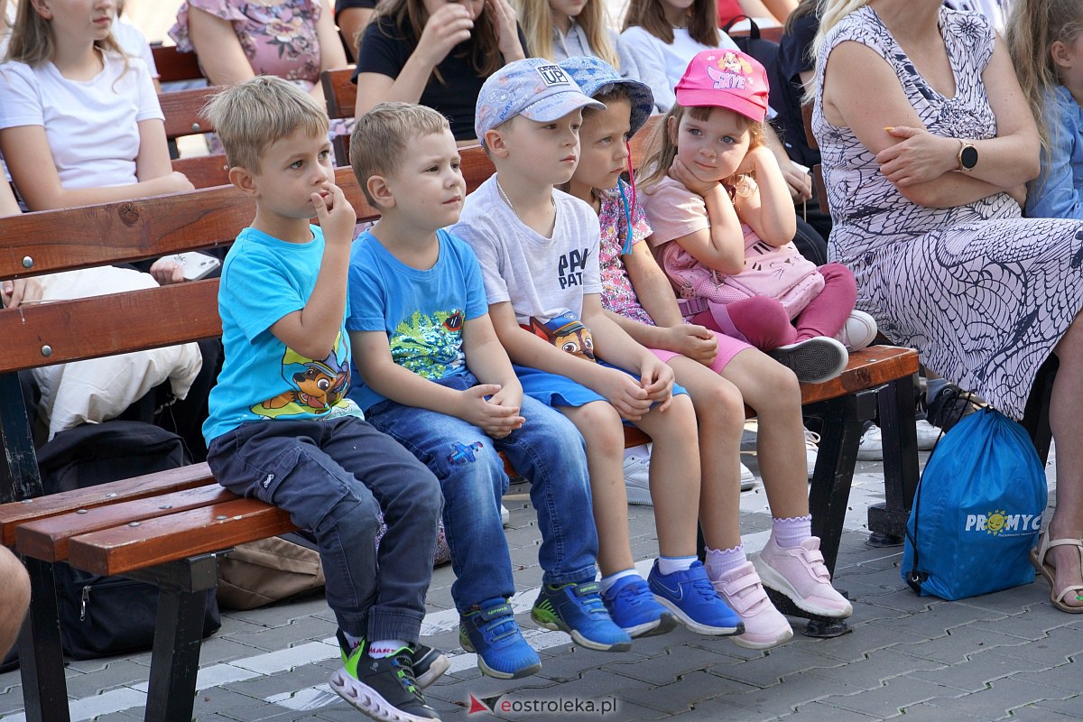 Piknik Czytelniczy. Otwarcie filii MBP Stacja Biblioteka [22.09.2023] - zdjęcie #50 - eOstroleka.pl